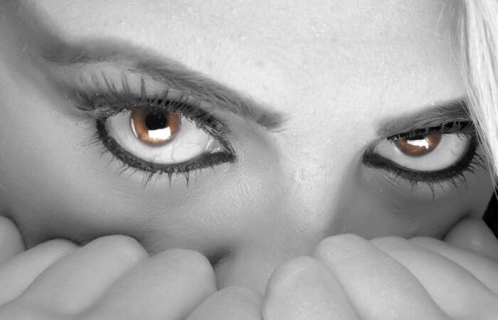 Femmes_face_à_la_Nanophobie_:_comprendre_et_lutter_contre_cette_peur